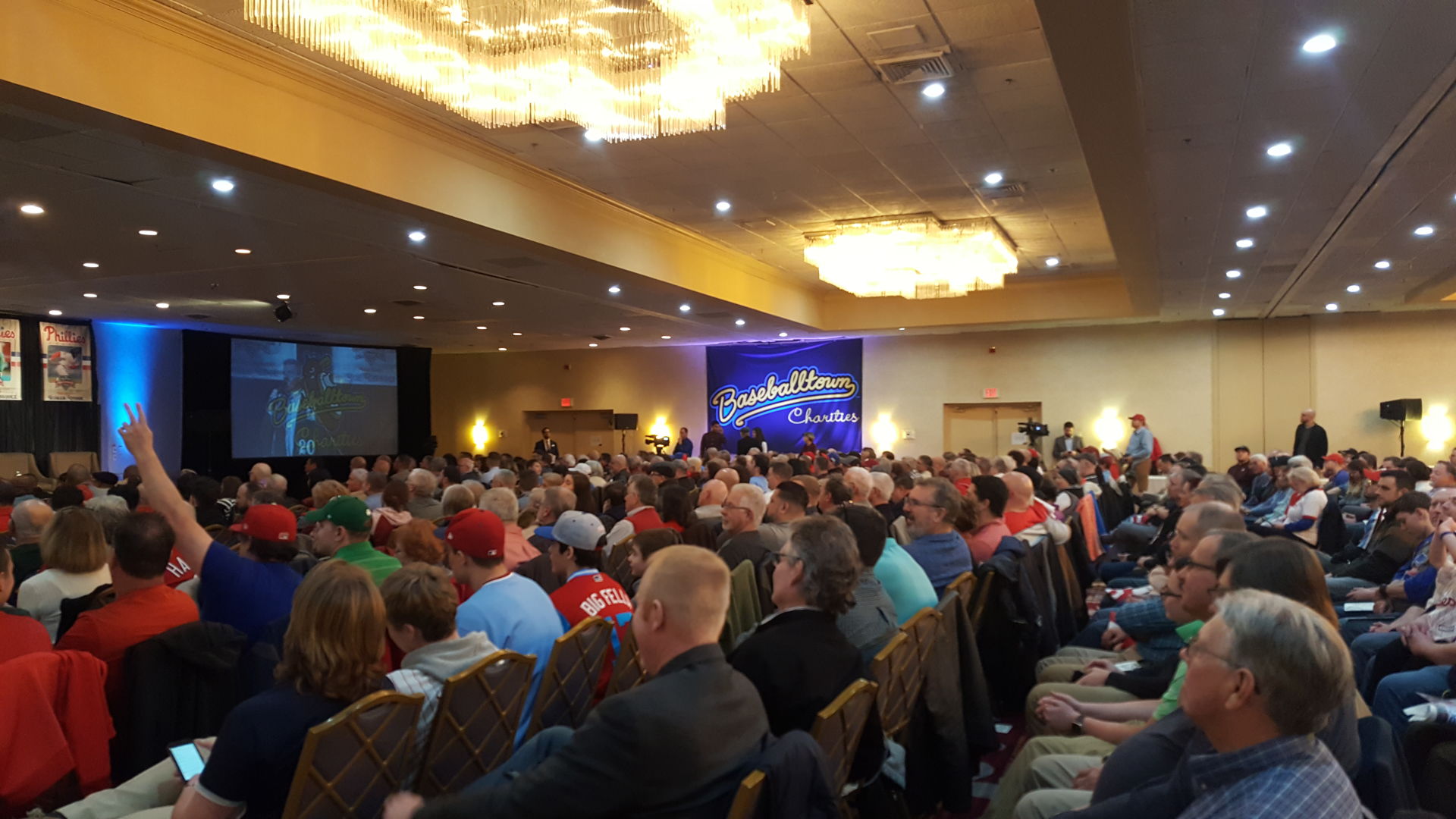 01-21-20 Baseballtown Caravan at Crowne Plaza crowd 4.jpg